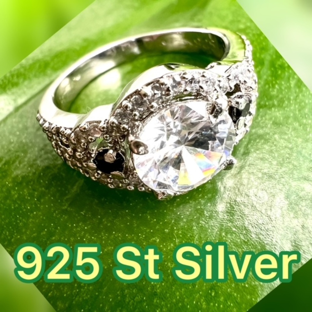 NWT WHITE & BLACK DIANONDS 925 ST SILVER SOLITAIRE HALO ENGAGEMENT RING